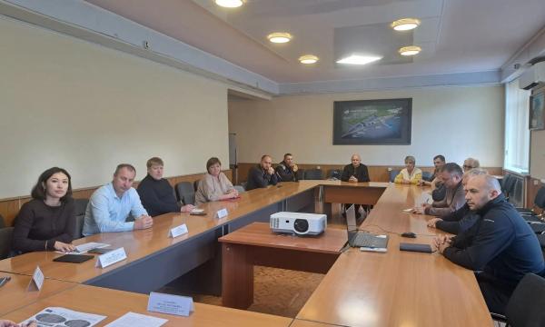 В Макарове прошла встреча с жителями в рамках губернаторского проекта «Управдом» В Макарове прошла встреча с жителями в рамках губернаторского проекта «Управдом»