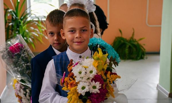 День знаний в Поронайском муниципальном округе: более 170 первоклассников сядут за парты