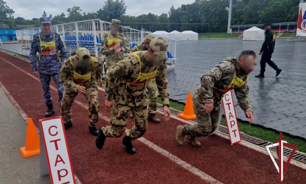 На Сахалине команда СОБР "Редут" выиграла чемпионат Росгвардии по военно-прикладному спорту