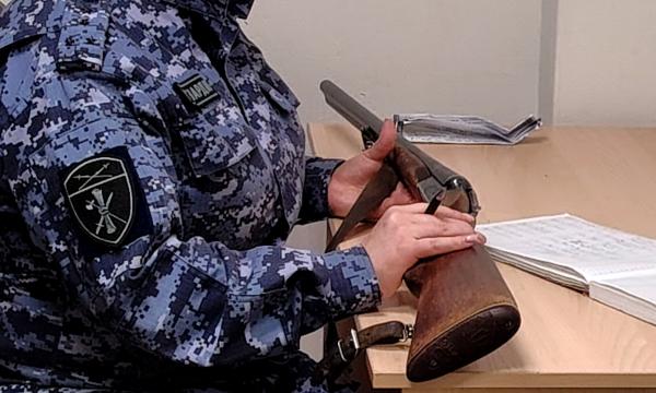 Росгвардейцы за неделю изъяли 11 единиц оружия, 10 сахалинцы сдали добровольно