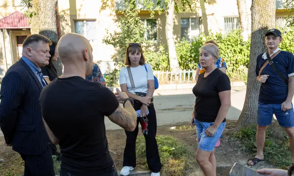 В Южно-Сахалинске обсуждают благоустройство двора на улице Поповича