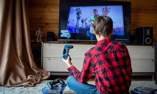 ВТБ посчитал: россияне на 60% увеличили траты на майских праздниках