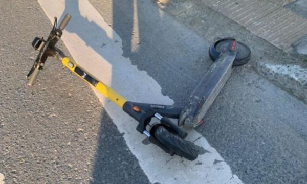 В Дальнем ребенок на электросамокате попал под машину