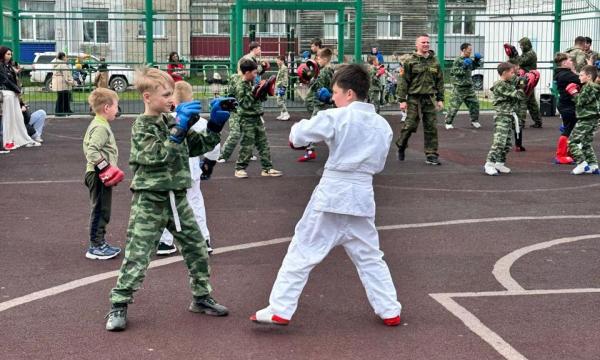 На Сахалине 80-летие Победы отметили открытой тренировкой по армейскому рукопашному бою