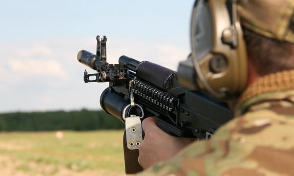 Инструкторы-участники СВО обучают сахалинских военных применению гранатометов "Костёр"