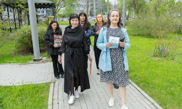 В Южно-Сахалинске горожане проверили знания о войне в рамках "Бегущей книги"