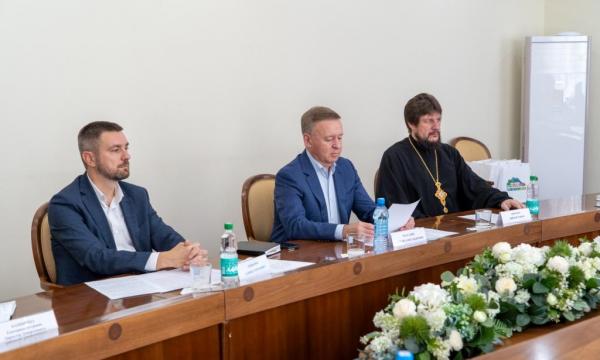 Родную речь, здоровье и цивилизацию: что еще обсуждают на Иннокентьевских чтениях