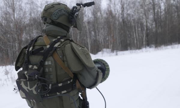 Сахалинские мотострелки отрабатывают обнаружение мин-ловушек в полевых условиях