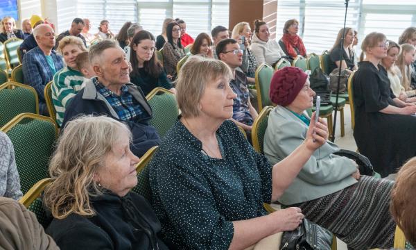 На Сахалине литературно-музыкальный вечер объединил творческих людей