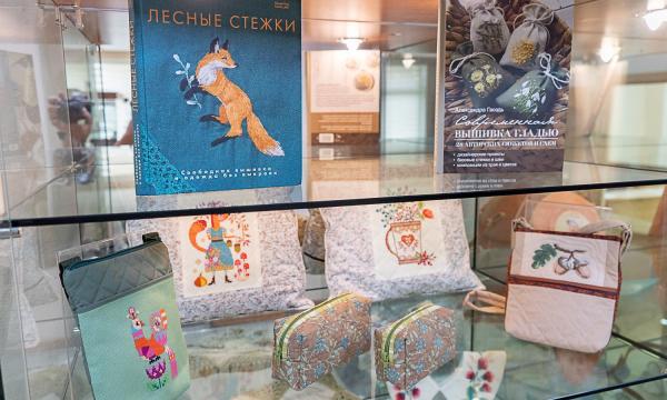 На Сахалине открылась выставка лоскутного шитья Светланы Литвиненко