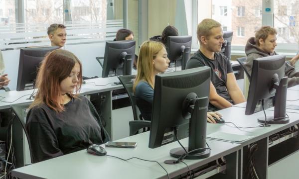 В СахОУНБ студенты написали правовой диктант