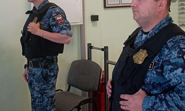 Сахалинец получил штраф за несоблюдение правил поведения в суде Сахалинец получил штраф за несоблюдение правил поведения в суде