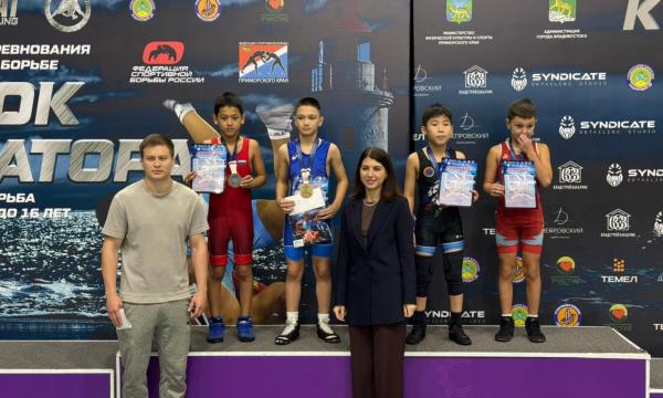 Сахалинские борцы завоевали 15 медалей на Кубке губернатора Приморского края