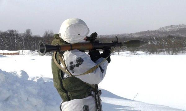 Военнослужащие на Сахалине учатся стрелять из противотанкового гранатомета