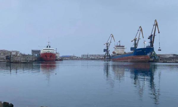 Из-за циклона паромную переправу Ванино - Холмск закроют на двое суток