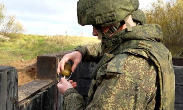 Военнослужащие на Сахалине сдали норматив по метанию боевых гранат