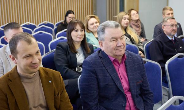 Администрация Южно-Сахалинска рассмотрела почти 35 тысяч обращений граждан за год