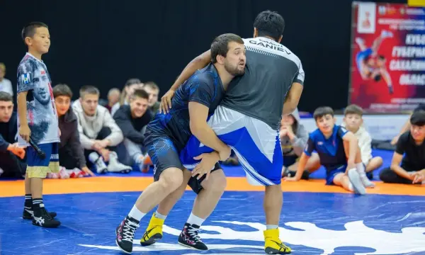 Сахалинцы завоевали 13 медалей на всероссийских соревнованиях по борьбе