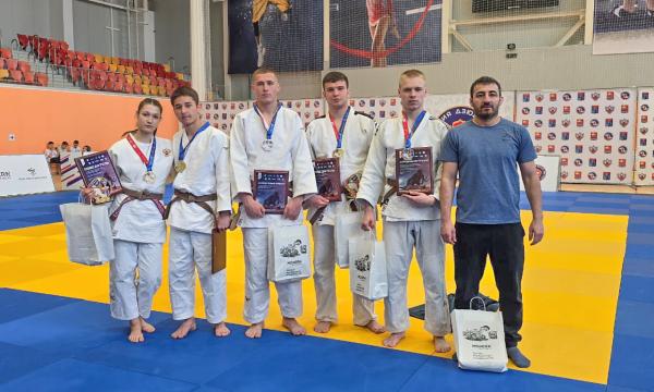 Сахалинские дзюдоисты завоевывают медали на Спартакиаде молодёжи России