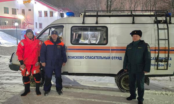Сотрудники МЧС России обеспечивают безопасность крещенских купаний