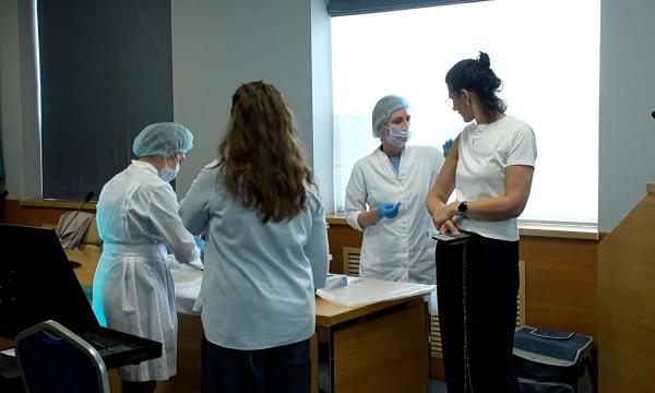 Более 117 тысяч южносахалинцев планируют привить от гриппа