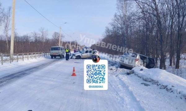 На трассе Южно-Сахалинск - Оха в результате лобового столкновения погиб водитель