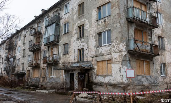 Власти Петропавловска-Камчатского не торопятся переселить незрячую женщину из аварийного дома