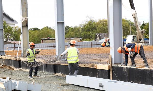 Мэр Южно-Сахалинска потребовал ускорить строительство умной спортплощадки в Дальнем