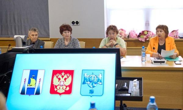 В Южно-Сахалинске отметили вклад «серебряных» добровольцев в жизнь города