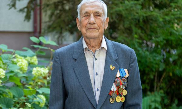 Участник трудового фронта из Южно-Сахалинска Владимир Малашич отмечает 95-летие
