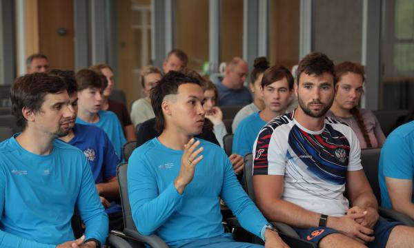 Сборная России по фристайлу проводит тренировки в Южно-Сахалинске