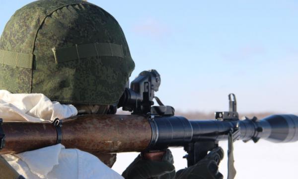 Военнослужащие на Сахалине осваивают гранатомёт РПГ-7В