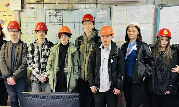 Школьники и студенты Сахалинской области примерили профессии на экскурсиях и тренингах Школьники и студенты Сахалинской области примерили профессии на экскурсиях и тренингах