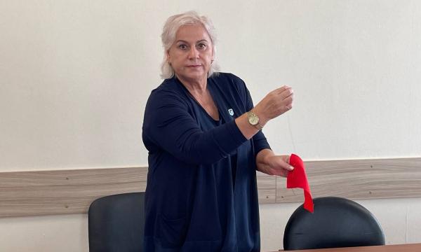 Члены Южно-Курильского избиркома вышили имена героев войны