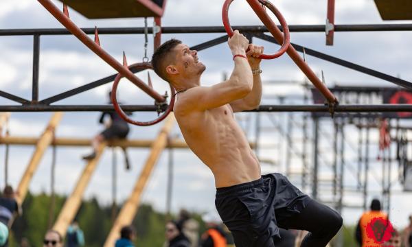 Сахалинец завоевал бронзу на международных гонках с препятствиями