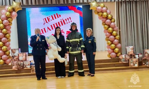 Новый учебный год начинается с приятных подарков