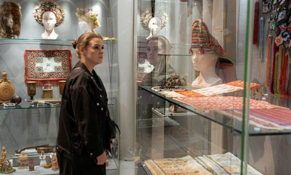 В Сахалинском краеведческом музее открылась выставка из фондов РЭМ