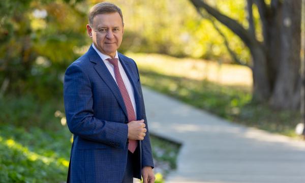 Мэр Сергей Надсадин поздравил специалистов с Днем работника дорожного хозяйства