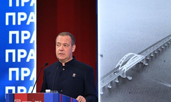 &laquo;Мы живём в чрезвычайно сложное время&raquo;: Медведев о санкциях и сопротивлении России