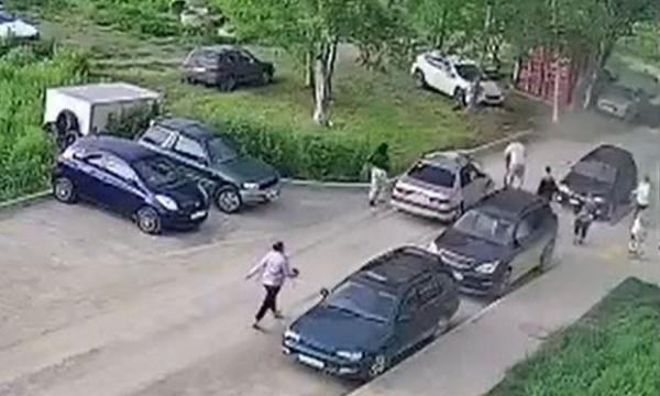 В Корсаковском районе водитель сбил шестилетнего велосипедиста во дворе