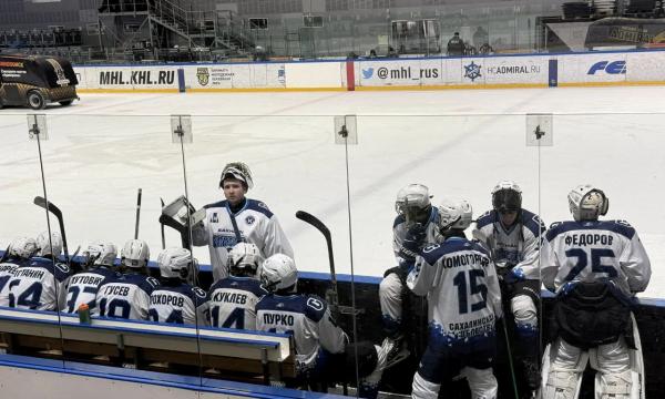 "Кристалл" обыграл "Адмирал" во втором матче выездной серии во Владивостоке