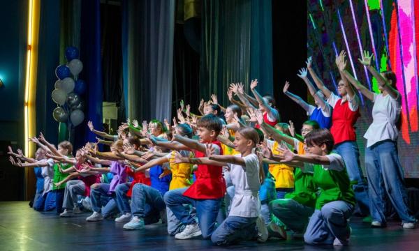 В Южно-Сахалинске стартовал фестиваль «Поющие острова» В Южно-Сахалинске стартовал фестиваль «Поющие острова»