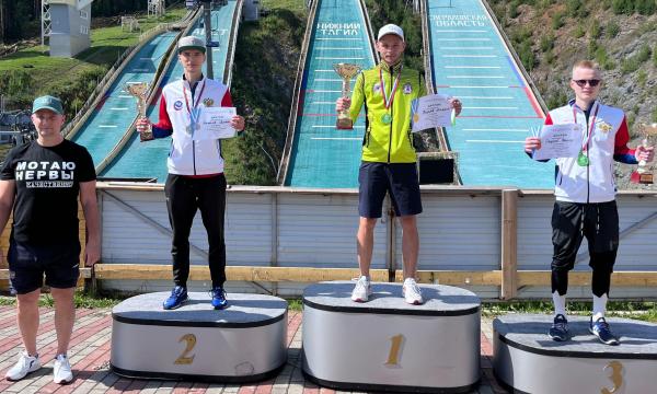 Сахалинский лыжник Александр Баженов завоевал серебро на Кубке России