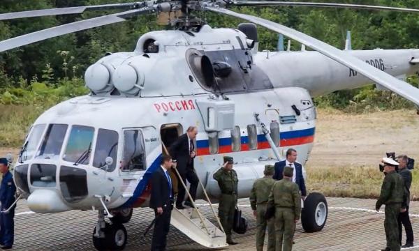 Владимир Путин впервые за 13 лет прибыл в Сахалинскую область Владимир Путин впервые за 13 лет прибыл в Сахалинскую область
