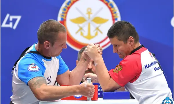 Сахалинские участники СВО завоевали медали на всероссийском турнире по армрестлингу