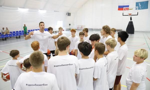 Мастер спорта России Фёдор Лихалитов поделился секретами мастерства с юными баскетболистами Сахалина Мастер спорта России Фёдор Лихалитов поделился секретами мастерства с юными баскетболистами Сахалина