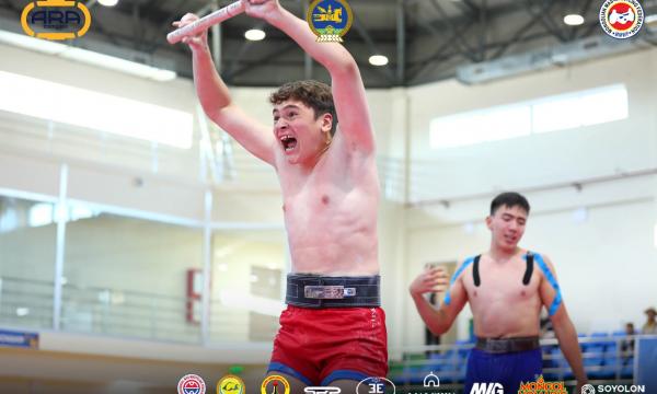 Сахалинец завоевал "золото" на чемпионате мира по мас-рестлингу