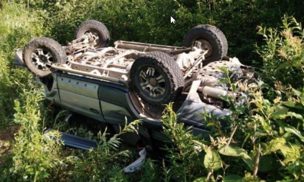 Автомобиль съехал в кювет на трассе возле Леонидово