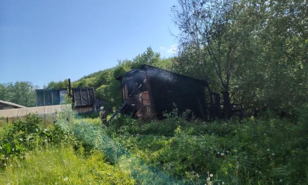 Пожарные за 32 минуты потушили возгорание в Смирныховском районе