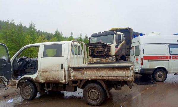 Работники Углегорского пожарно-спасательного отряда ликвидировали последствия ДТП